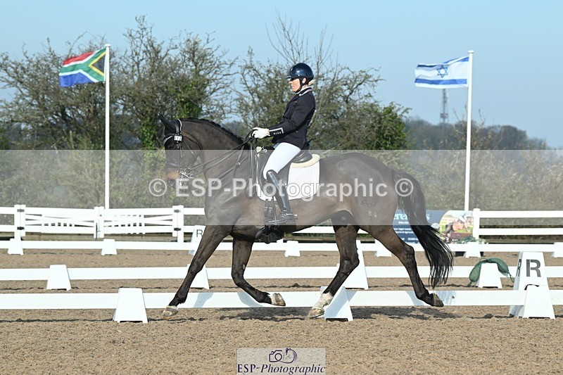 250403-082005-00323 - 018-Louise.Davison-Quamperfect