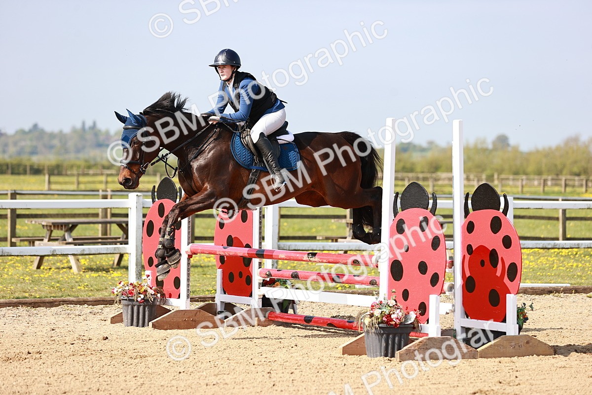  - Class 21 - Senior British Novice - 90cm