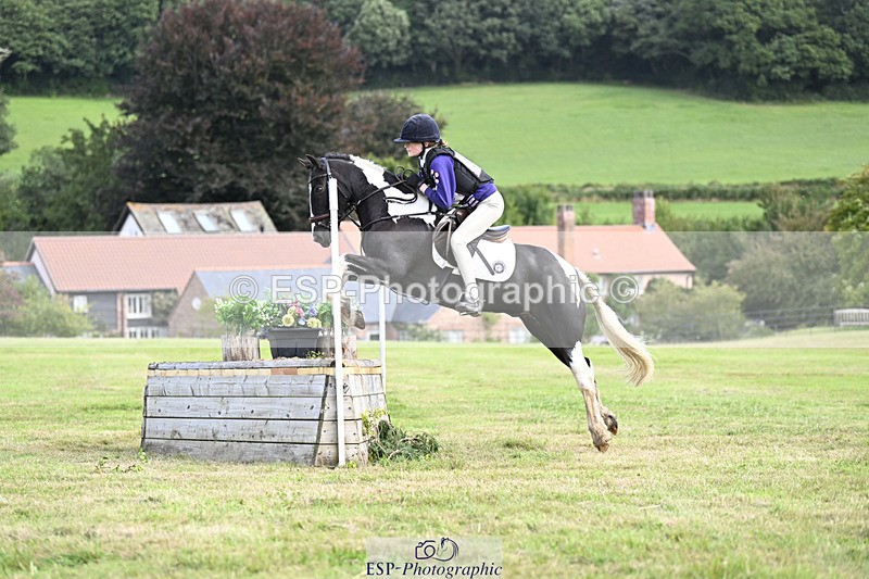 240825X-110552-32439 - 70cm XC 11.00 to 12.00