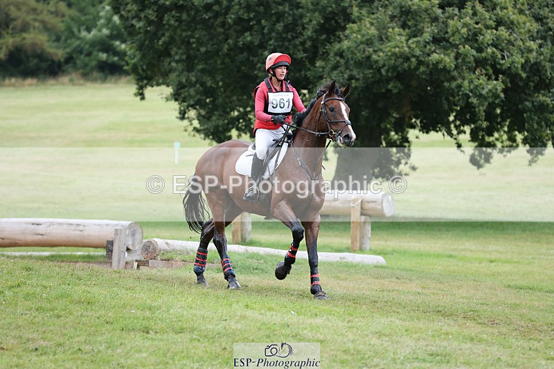 240825X-180149-38466 - 80cm XC 17.30 to End