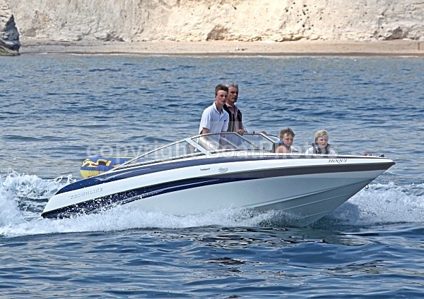 090531 MOQUI IMG_7604 - Speedboats