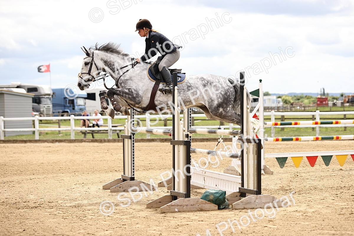 SBM_003034 - Class 11 - Senior Newcomers - 1.10m