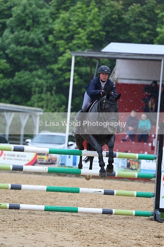 3E7A7351 - Class 8: Senior Foxhunter/1.20 open