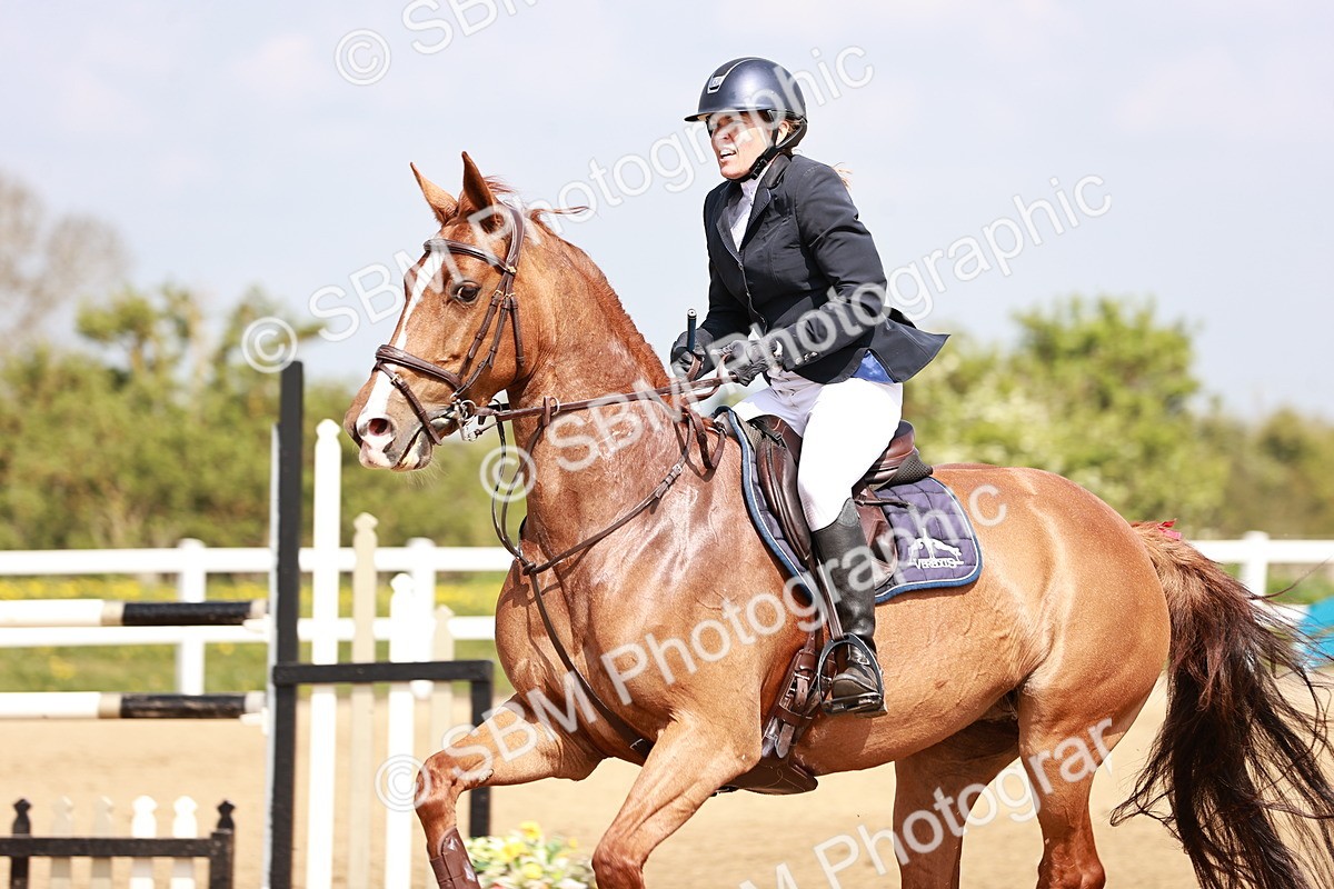 - Class 26 - Senior Foxhunter - 1.20m