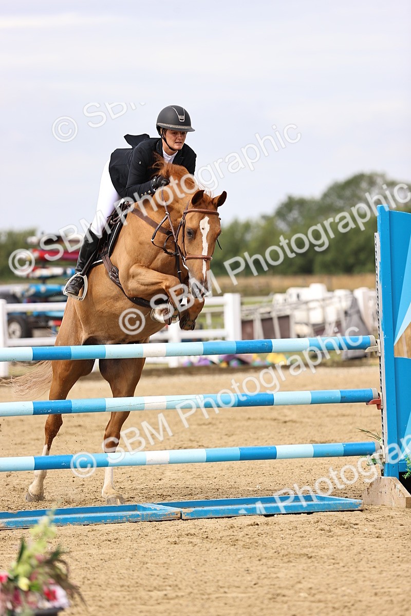 SBM_009539 - Class 8 - Senior Newcomers - 1.10  Open