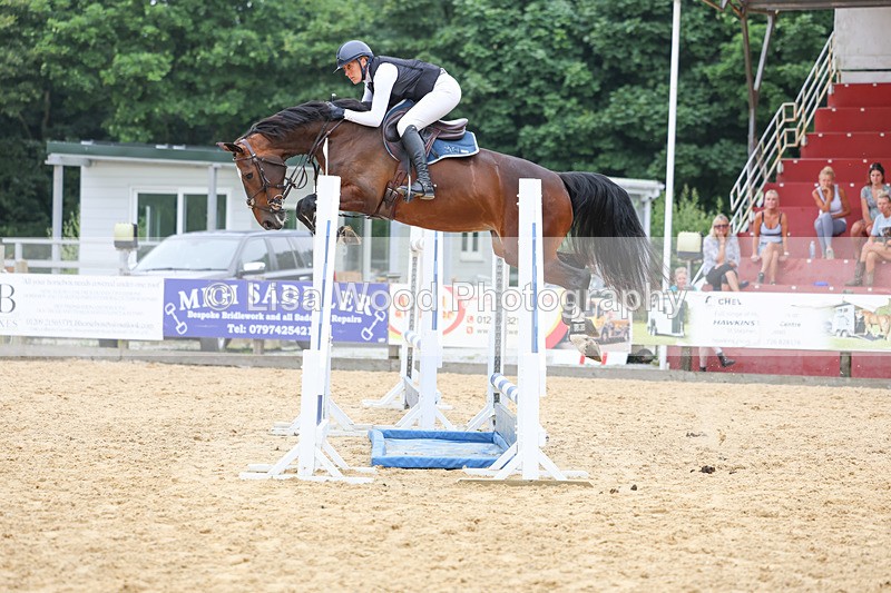 3E7A6322 - Class 8: Senior Newcomers/1.10m open