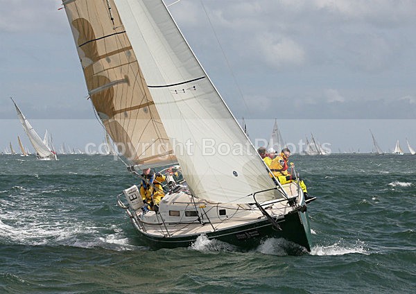 120630 GBR636 WT7A3220 - ROUND THE ISLAND RACE - 30th June 2012