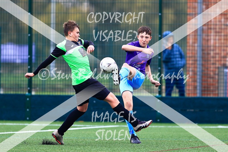 1DX30424 - 2025-10-12 FC Abbey Meads U14 Orange V Kingsdown Lions U14
