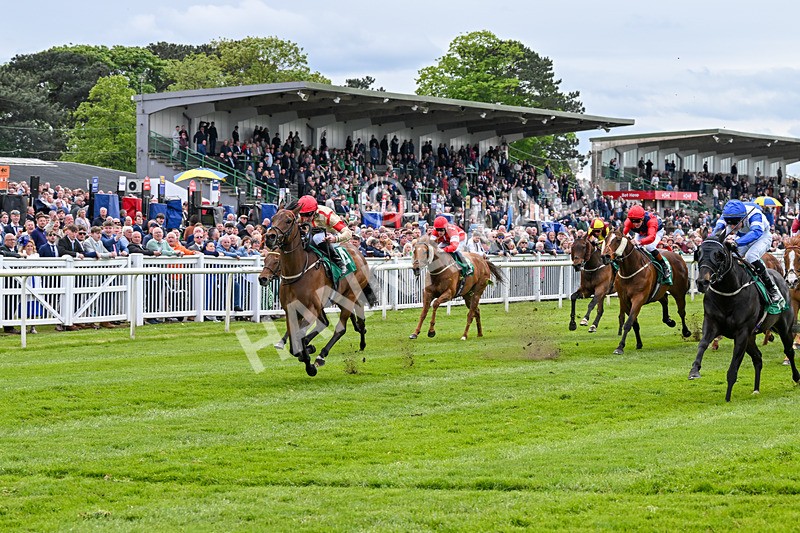 160526-Race 4-Right And Exact-9706 - Race 4 3.37pm Sky Bet For The Fans Handicap