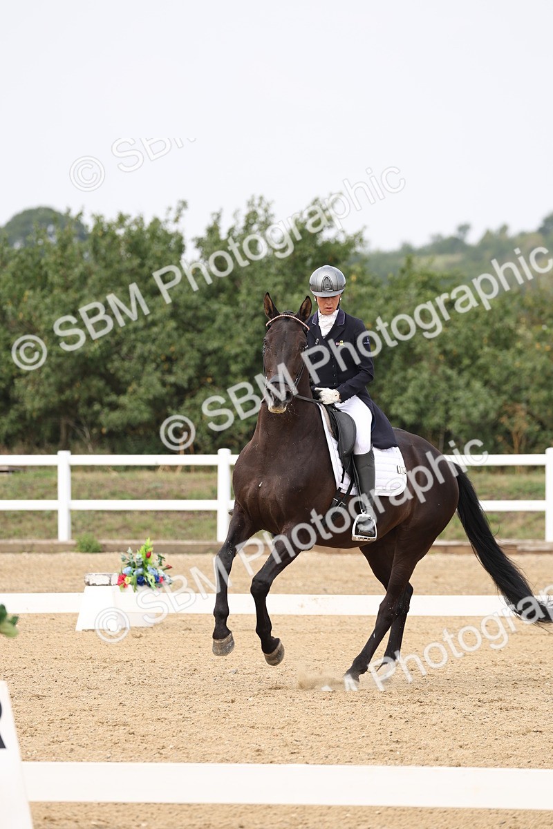 SBM_007576 - Class 9 - FEI INT I - 14.57-15.45