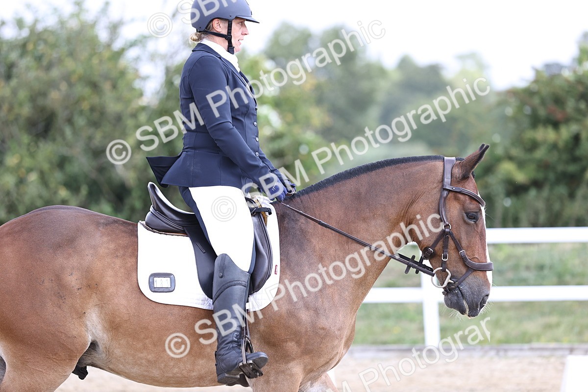 SBM_016217 - Class 14 - Novice 23 - 10.29-11.32