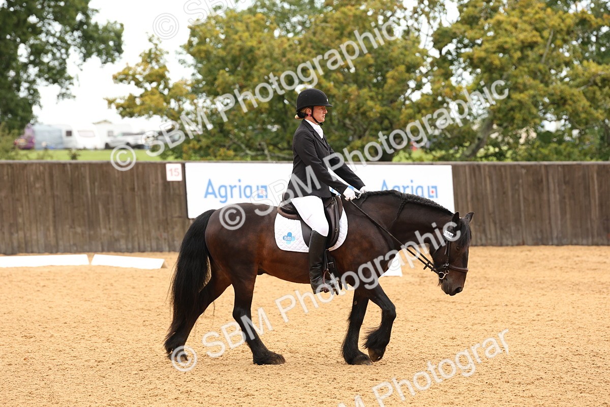SBM_00589 - D1 - Small Tour Championship Intro 1