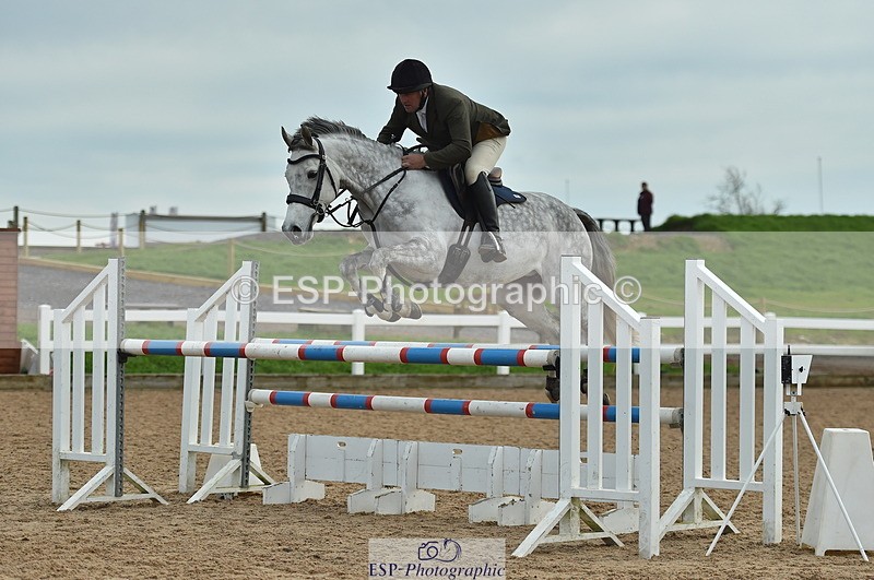 231111A-123018-01867 - Cls 12 Newcomers & 1.10m Open