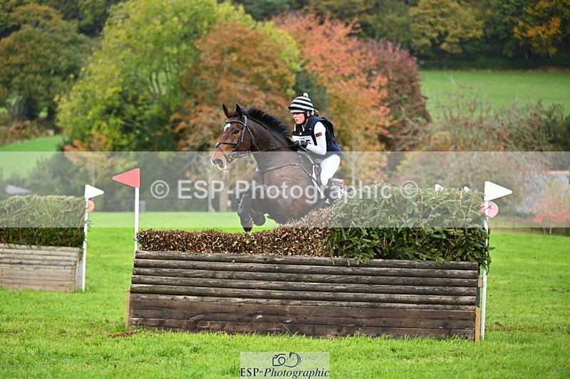 251025A-111135-18304 - E-385-Delilah.Wood