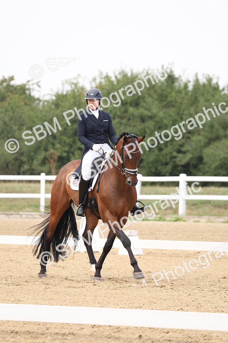 SBM_007448 - Class 9 - FEI INT I - 14.57-15.45