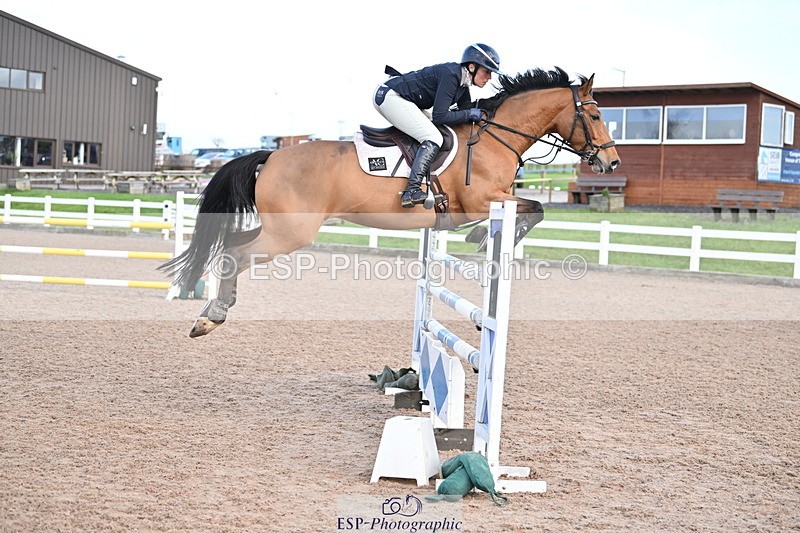 231209A-131053-01840 - Cls 13 Foxhunter & 1.20m Open