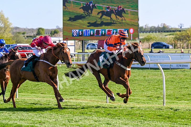 220426-Race 7-Free Pic-0969 - Race 7