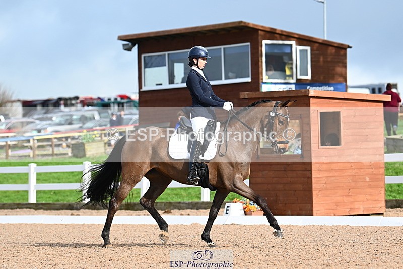 240218A-124951-07337 - 131-Lauren.Burrows-Active.Vogue