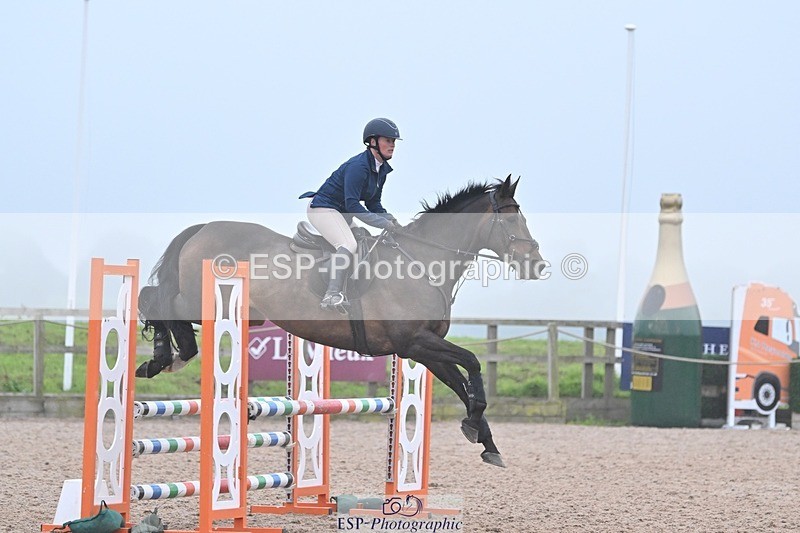 240813-191540-00867 - Classes 7 A&B 90cm