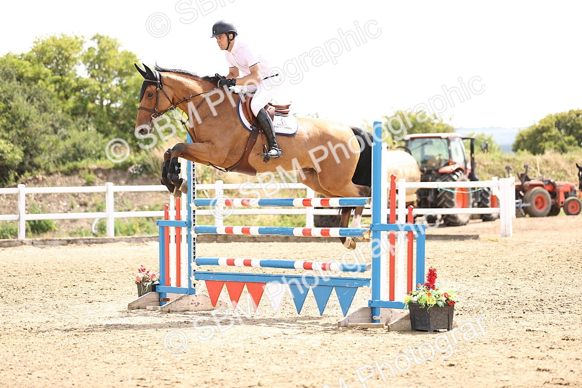 SBM_000629 - Class 15 - Redpost Equestian Senior Foxhunter - 1.20m