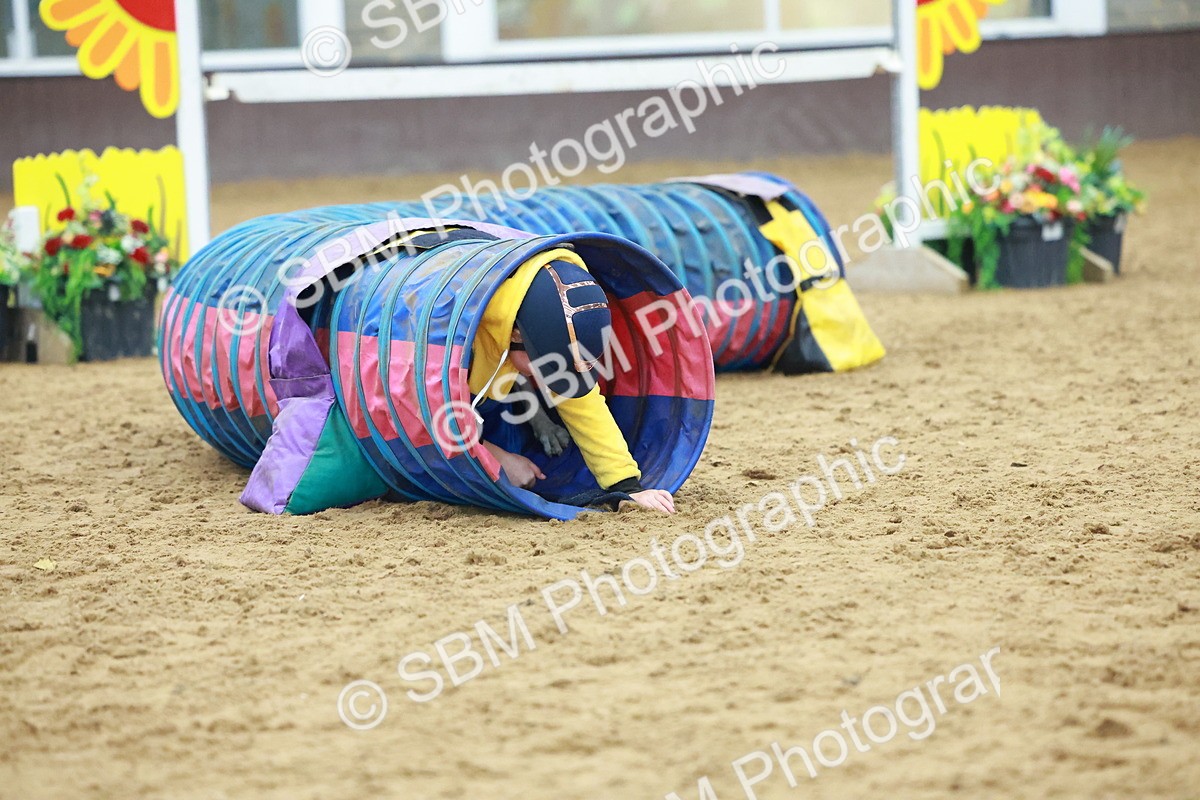 SBM_002287 - Class 3 - Horse & Hound (60cm)