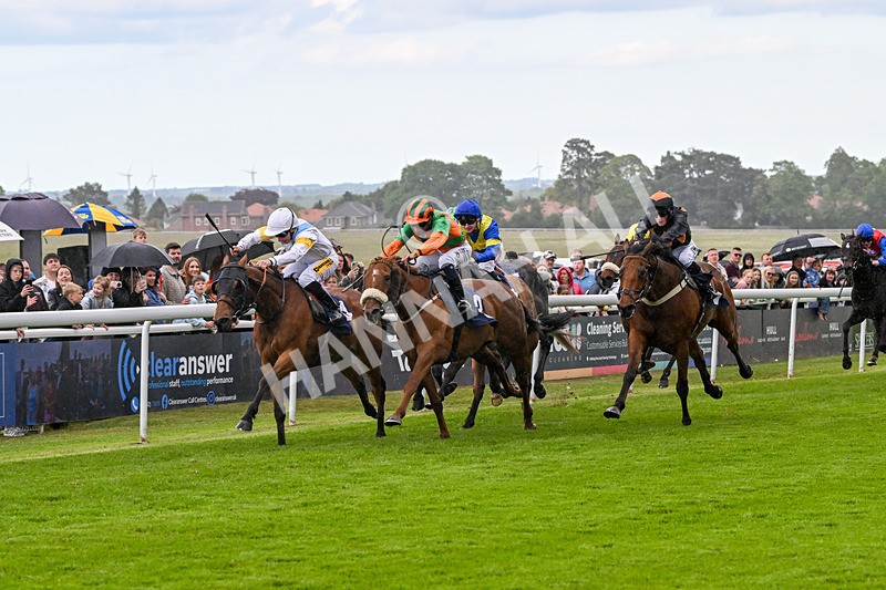 280525-Race 5-Hostelry-5603 - Race 5