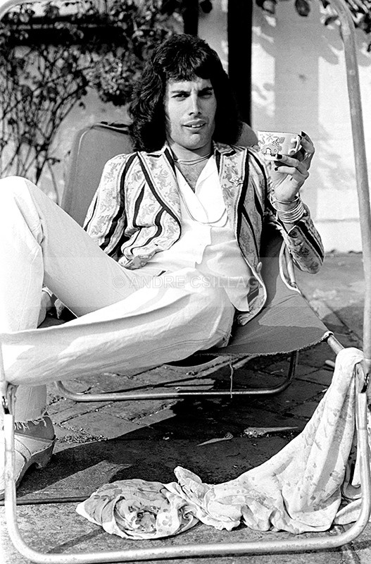 QUEEN - Q..