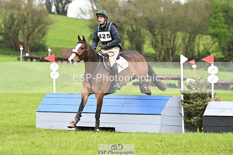 250419-105103-08680 - 425-Ollie.Martin-MIH.POP.SOCKS