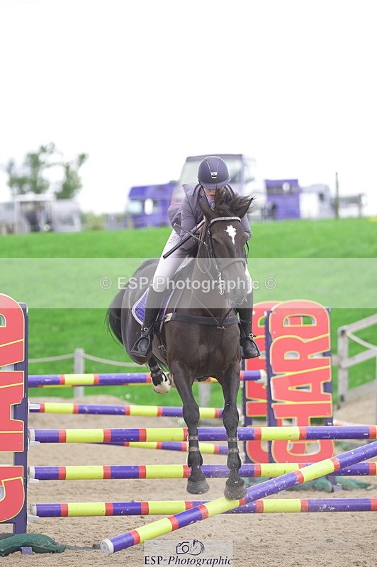 230806A-110134-01492 - Cls 13 Snr Newcomers & 1.10m Open