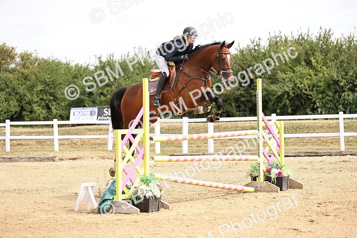 SBM_009706 - Class 8 - Senior Newcomers - 1.10  Open