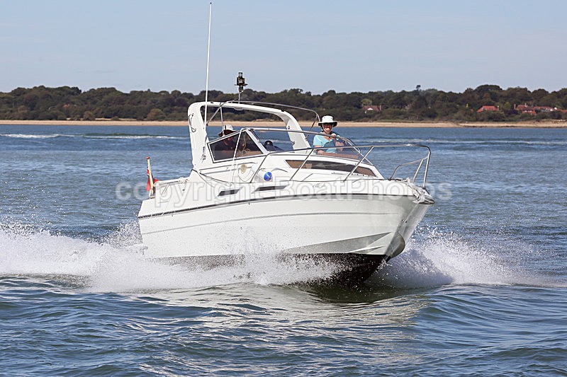 160826 ELLE B Y92A6037 - Motorboats - Open