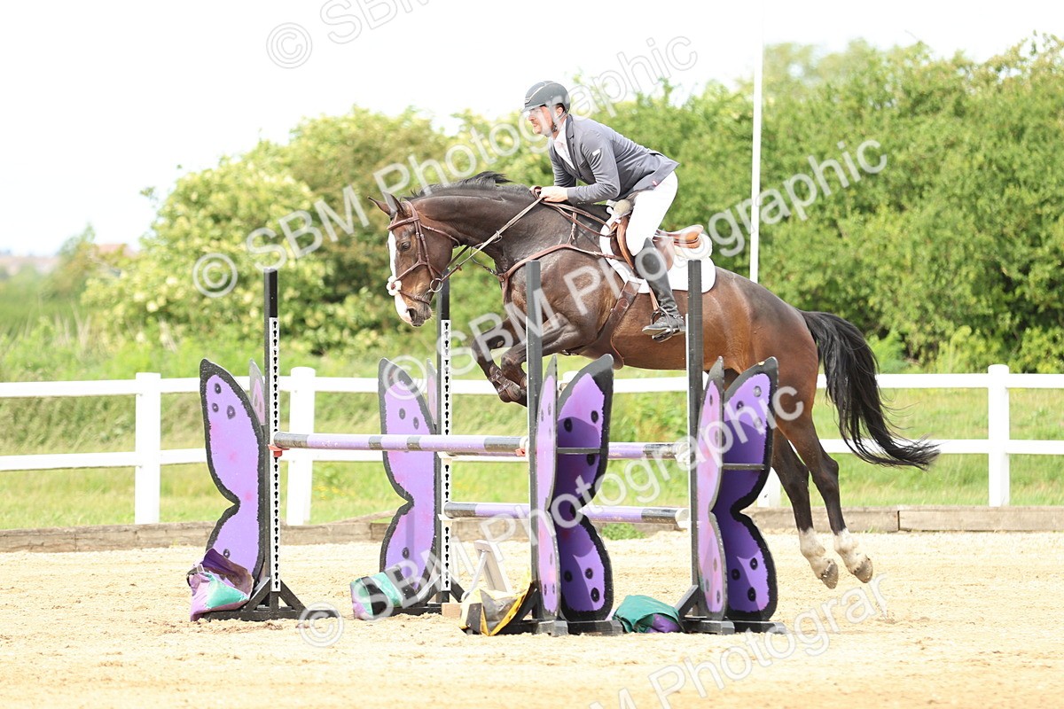 SBM_001097 - Class 4 - Senior Newcomers - 1.10m