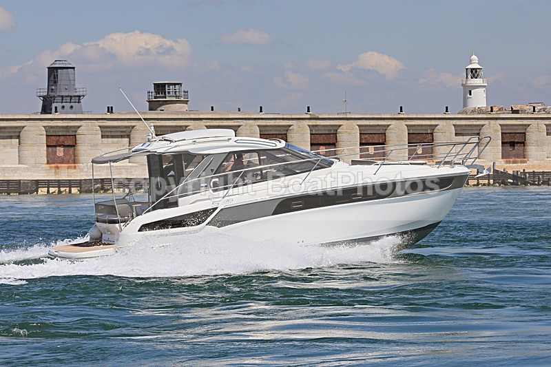 180711 LL WE - BAVARIA 36 1Y3A1378 - Motorboats - Open