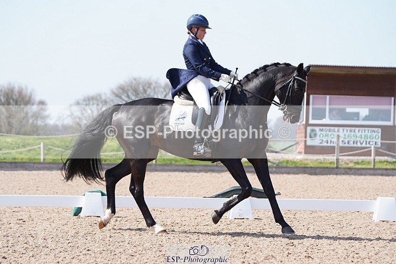 250404-133142-06195 - 003-Abbie.Newbury-Seagry.Firstamour