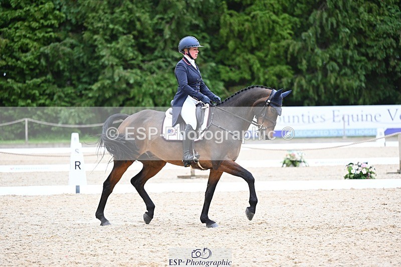 240524-181119-11597 - 164-MOONLIT_SWAYZE-Daisy_Bathe