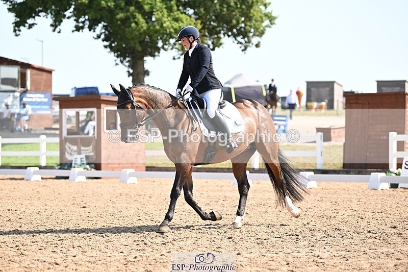 250816-105141-03477 - 047-Hannah.RogersWoodendfarm.Viva