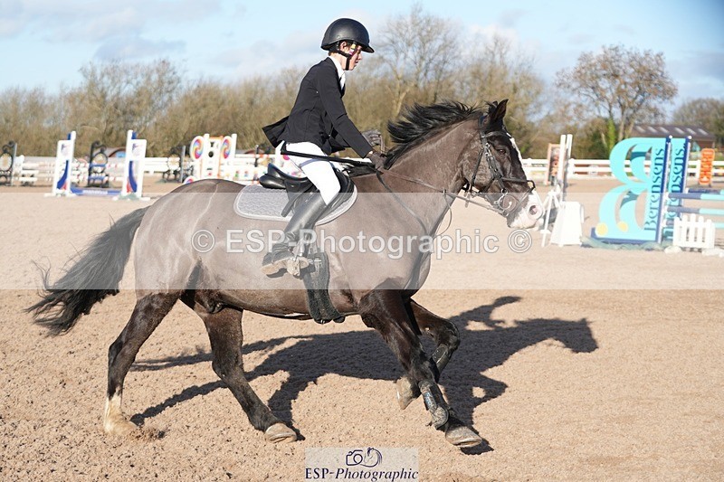 251130-130204-01203 - Cls 15 - 17 Children on Horses