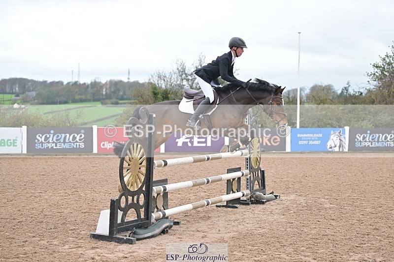 251116-120230-01305 - Cls 6 Pony Newcomers and 1m Open