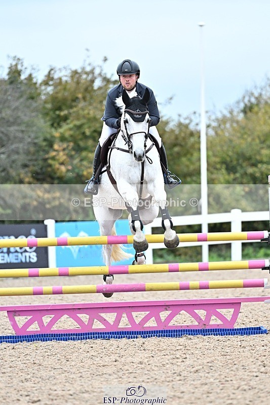 251015-133444-00606 - Cls 4 Newcomers and 1.10m Open