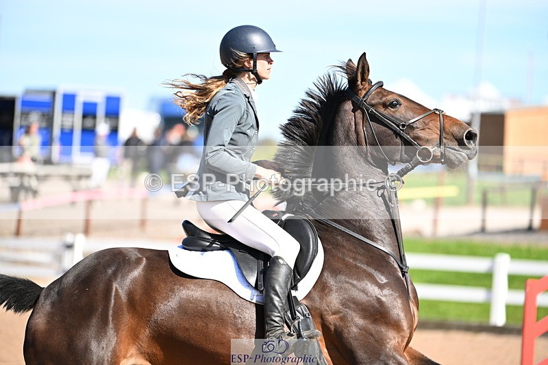 240914A-140902-07546 - Cls 24-S 1.05m Amateur Qualifier