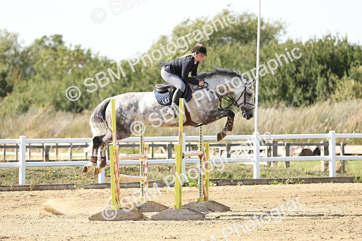 SBM_005288 - Class 6 = Senior Newcomers - 1.10m Open
