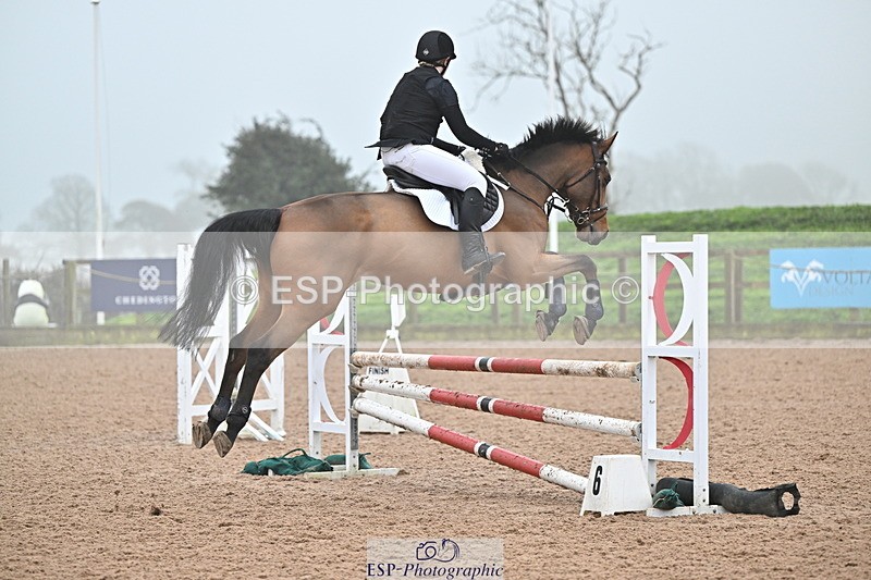 241103A-103441-06680 - SUN Cls 18 British Novice and 90cm Open