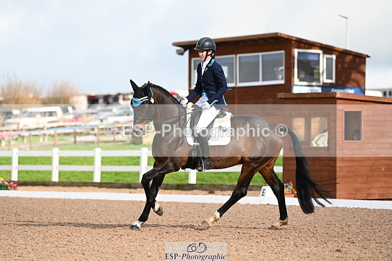 240218A-124432-07311 - 232-Alys.Matravers-VORVASHILL.VERTIGO