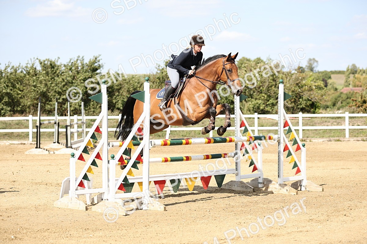 SBM_005072 - Class 6 = Senior Newcomers - 1.10m Open