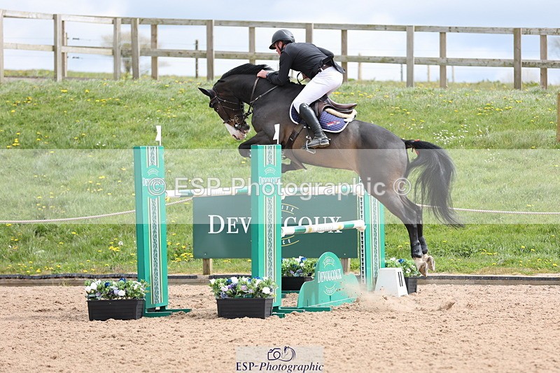 240419A-123012-07270 - Cls 6, 2 Star Medium Tour 1.35m