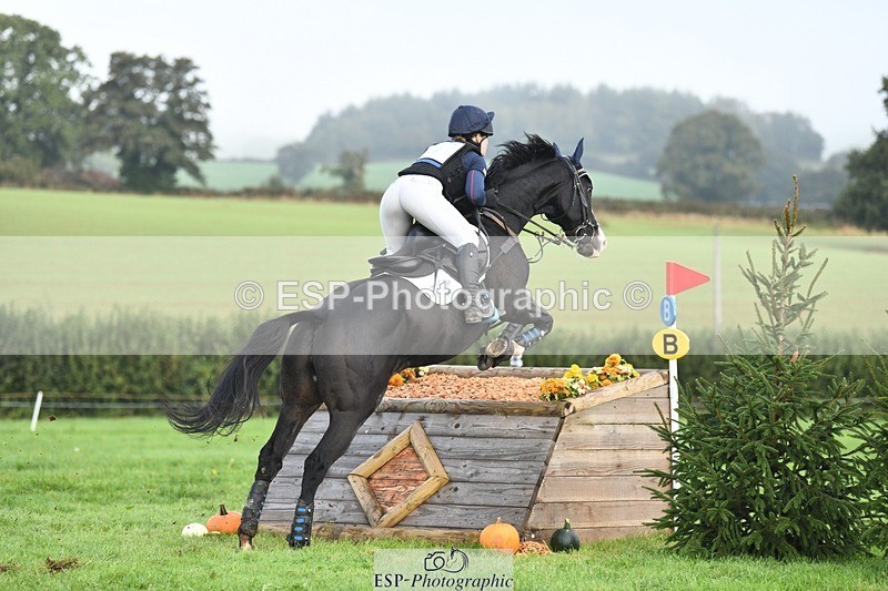 231020-100924-05869 - 004-CARTOON.HERO-Sophie.Wildern-XC