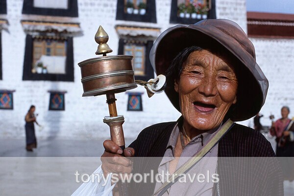 Smiling Tibetan Lady - Smiling faces of the World