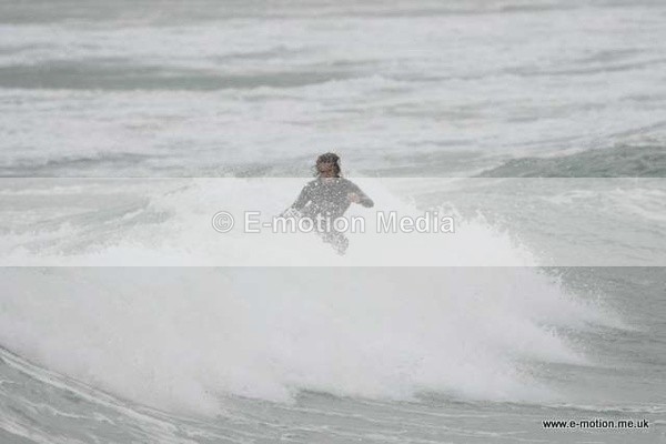 SU 110509-8 - Surf May 09