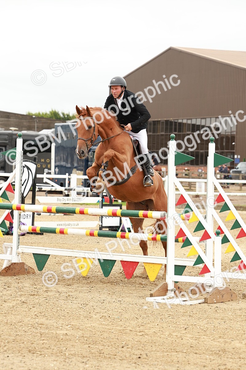 1I0A7613 - Class 4 - Senior Newcomers 1.10m