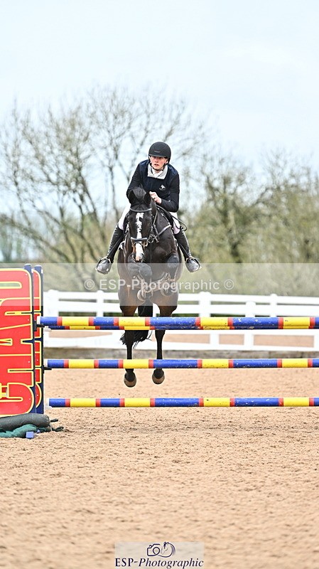 240501A-134938-00864 - Cls 8 Snr Foxhunter and 1.20m Open